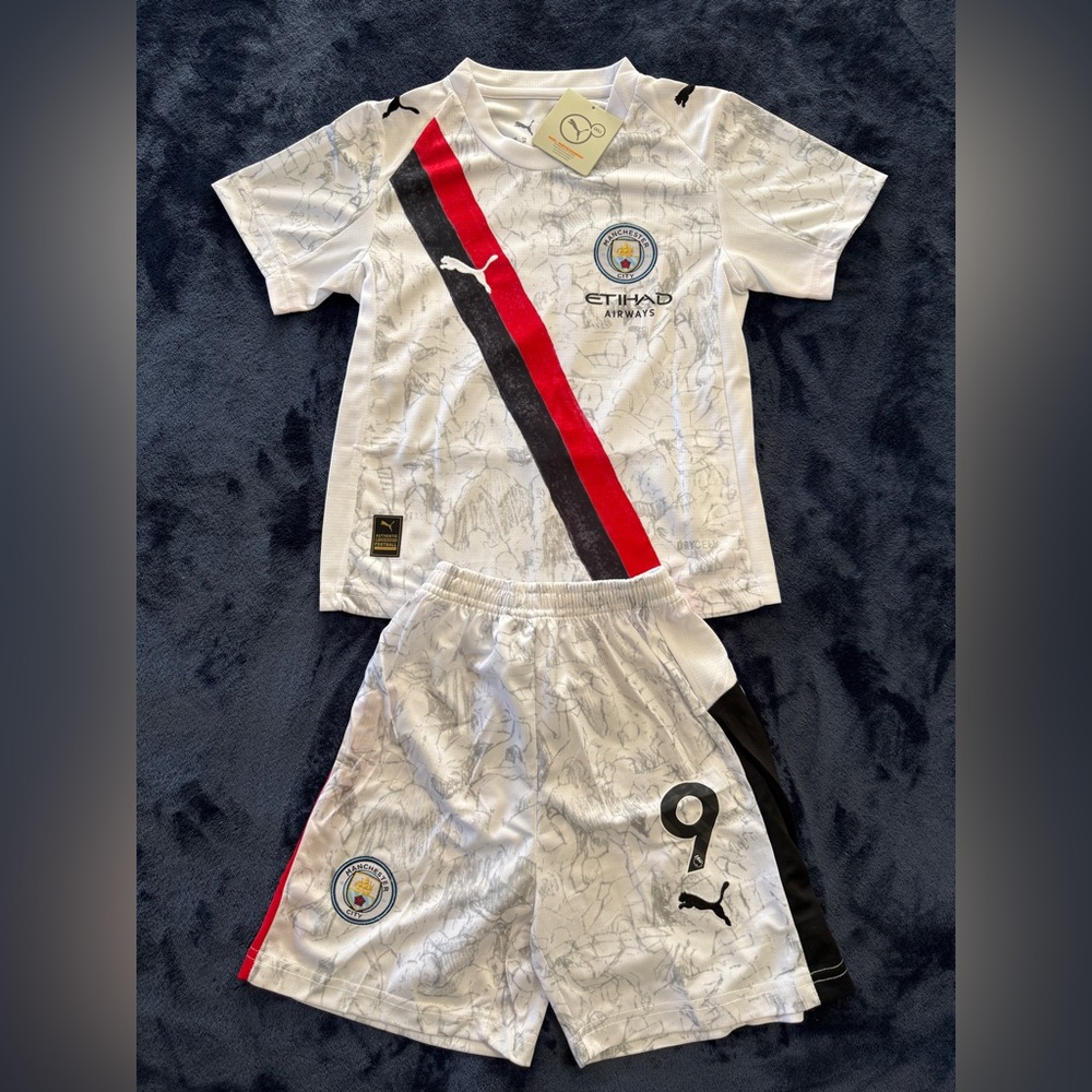Manchester City 2025/26 kids soccer Jersey Set #Haaland 9 # size 20-28 # NWT